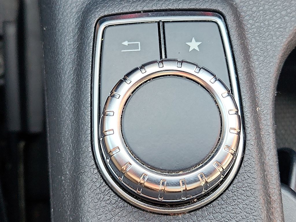 Thumbnail: 2019 Mercedes-Benz GLA - 25