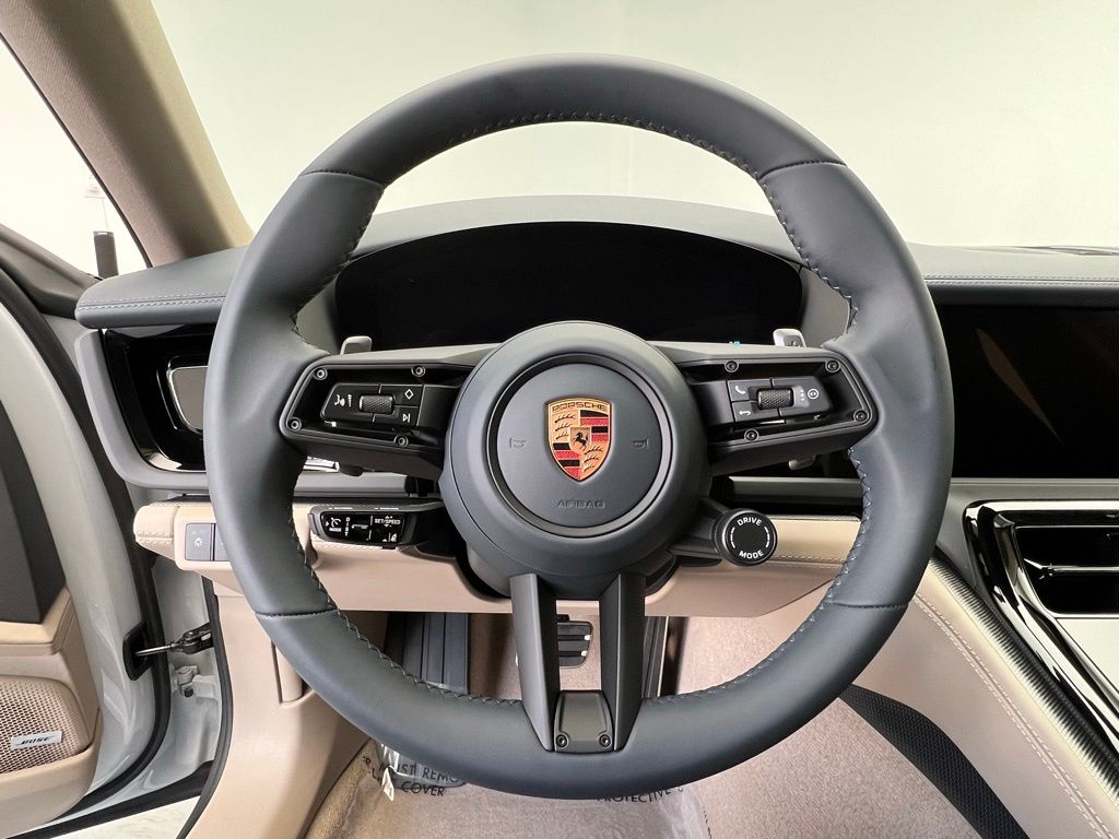 Thumbnail: 2026 Porsche Panamera - 7