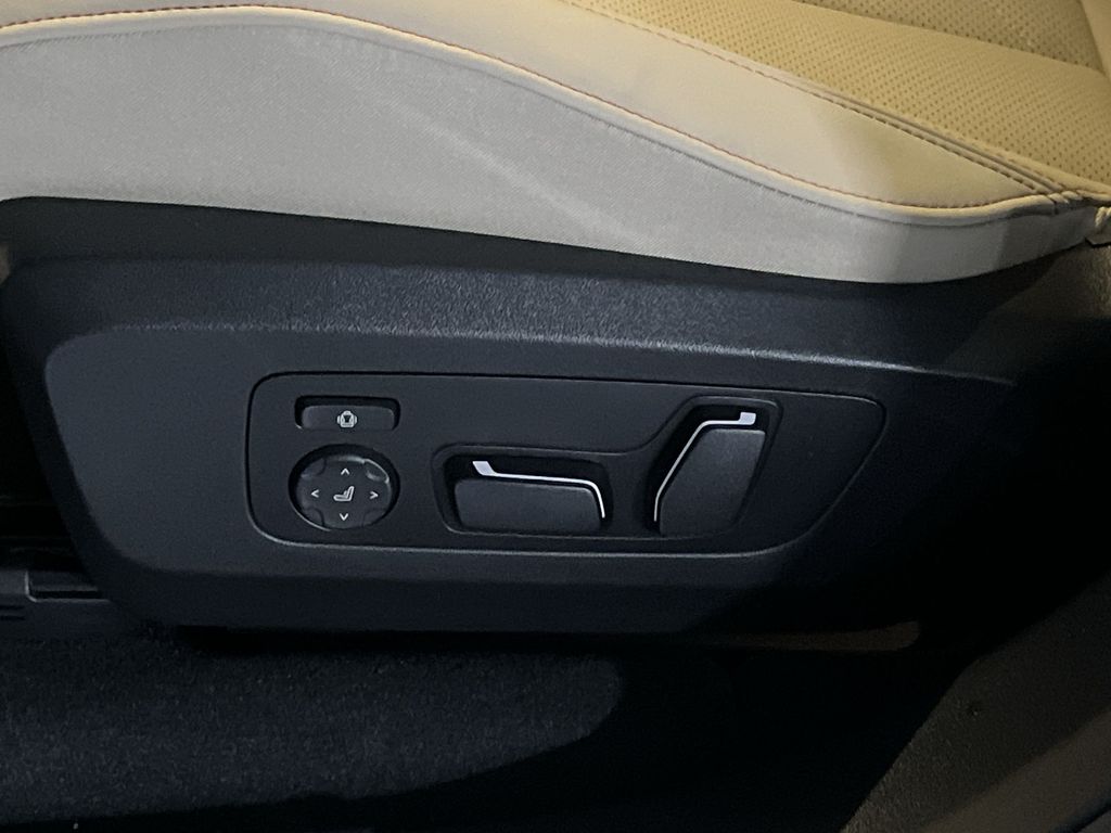 Thumbnail: 2026 BMW X3 - 12