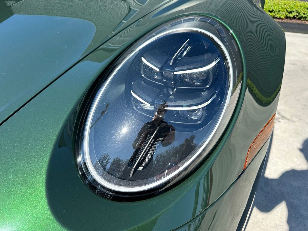 Thumbnail: 2026 Porsche 911 - 13