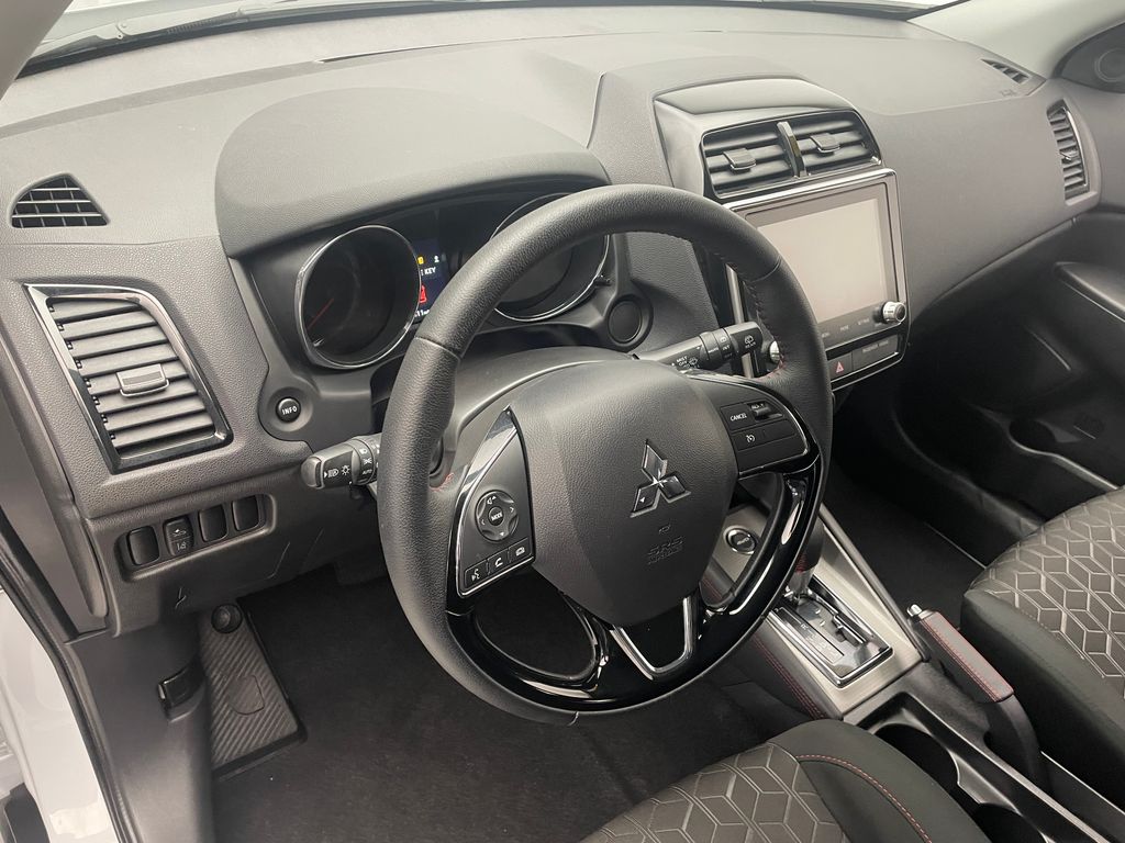 Thumbnail: 2024 Mitsubishi Outlander Sport - 31