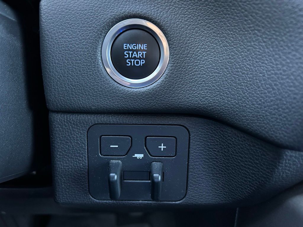 Thumbnail: 2024 Toyota Tundra - 30