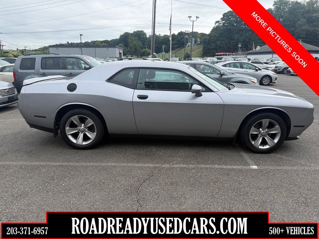 2018 Dodge Challenger Plata (Billet Clearcoat) Coupé Tracción trasera 8 velocidades Automática