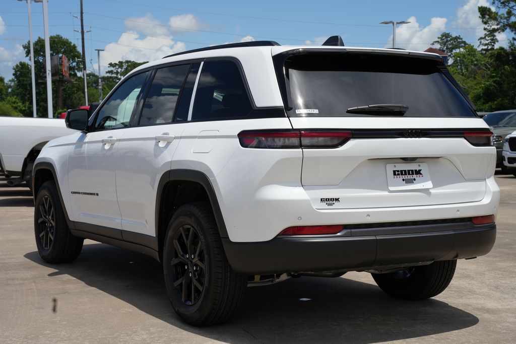 2026 Jeep Grand Cherokee Altitude - 3