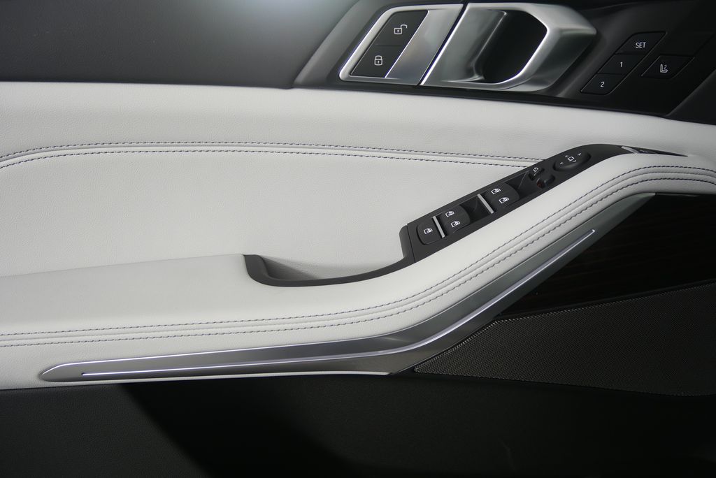 Thumbnail: 2026 BMW X5 - 8