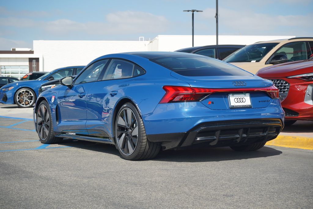 Thumbnail: 2026 Audi e-tron GT - 3