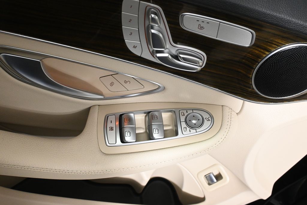 Thumbnail: 2019 Mercedes-Benz C-Class - 26