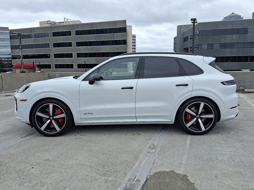 Thumbnail: 2026 Porsche Cayenne - 2