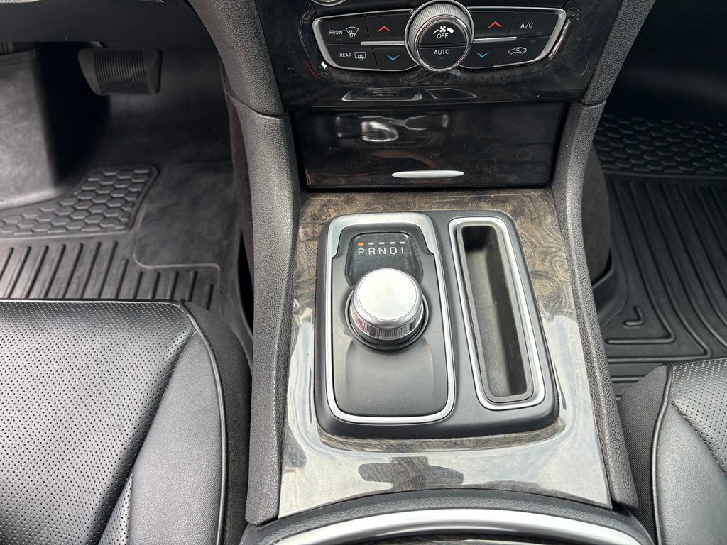 2017 Chrysler 300 C