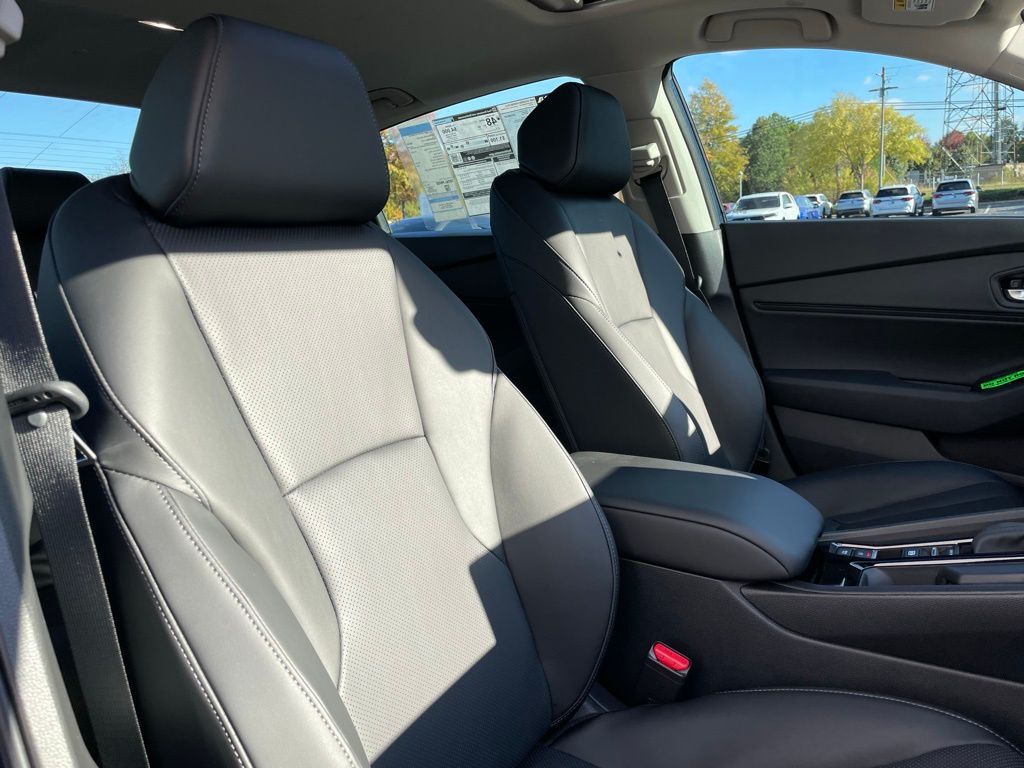 2025 Honda Accord EX-L 32