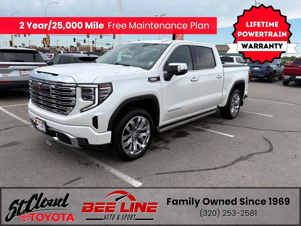 2023 GMC Sierra 4WD Crew Cab Short Box Denali's photo