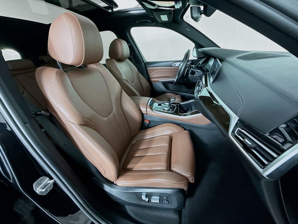 Thumbnail: 2020 BMW X5 - 29