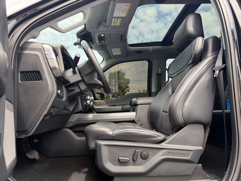 2025 Ford F-350 Super Duty LARIAT