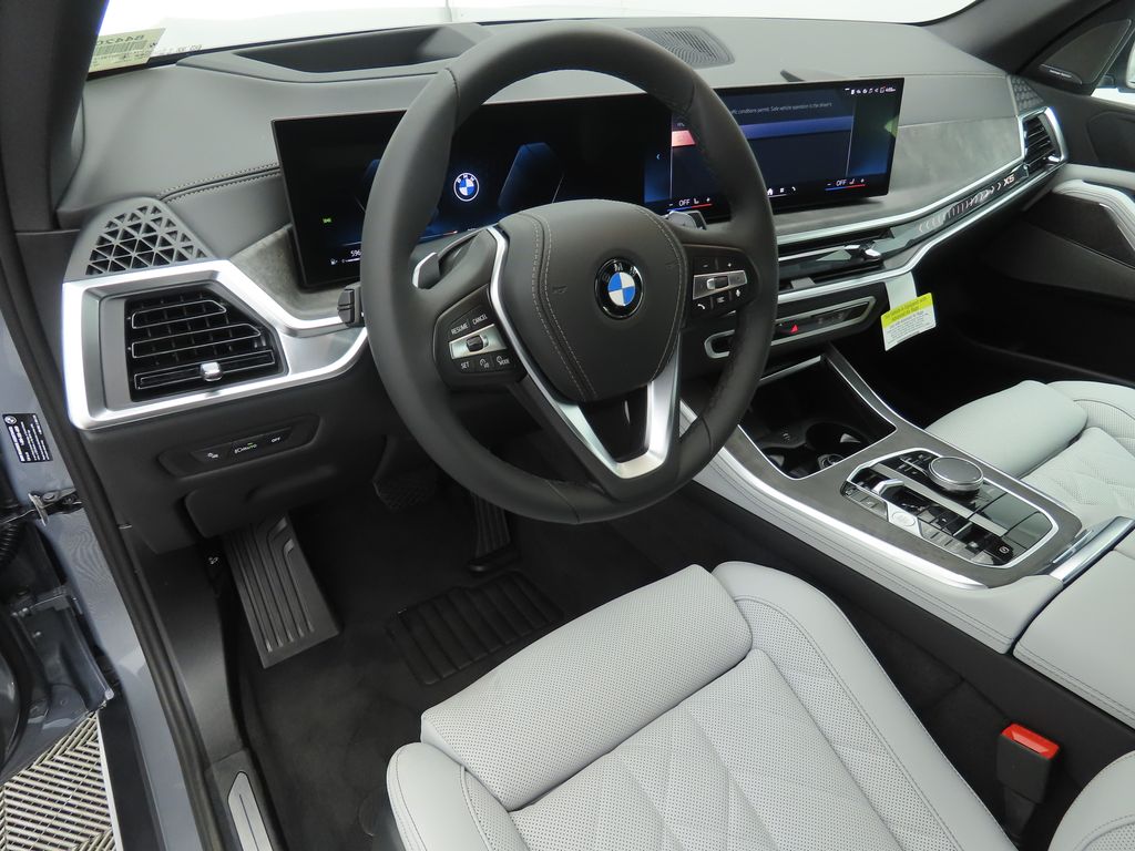 Thumbnail: 2026 BMW X5 - 9