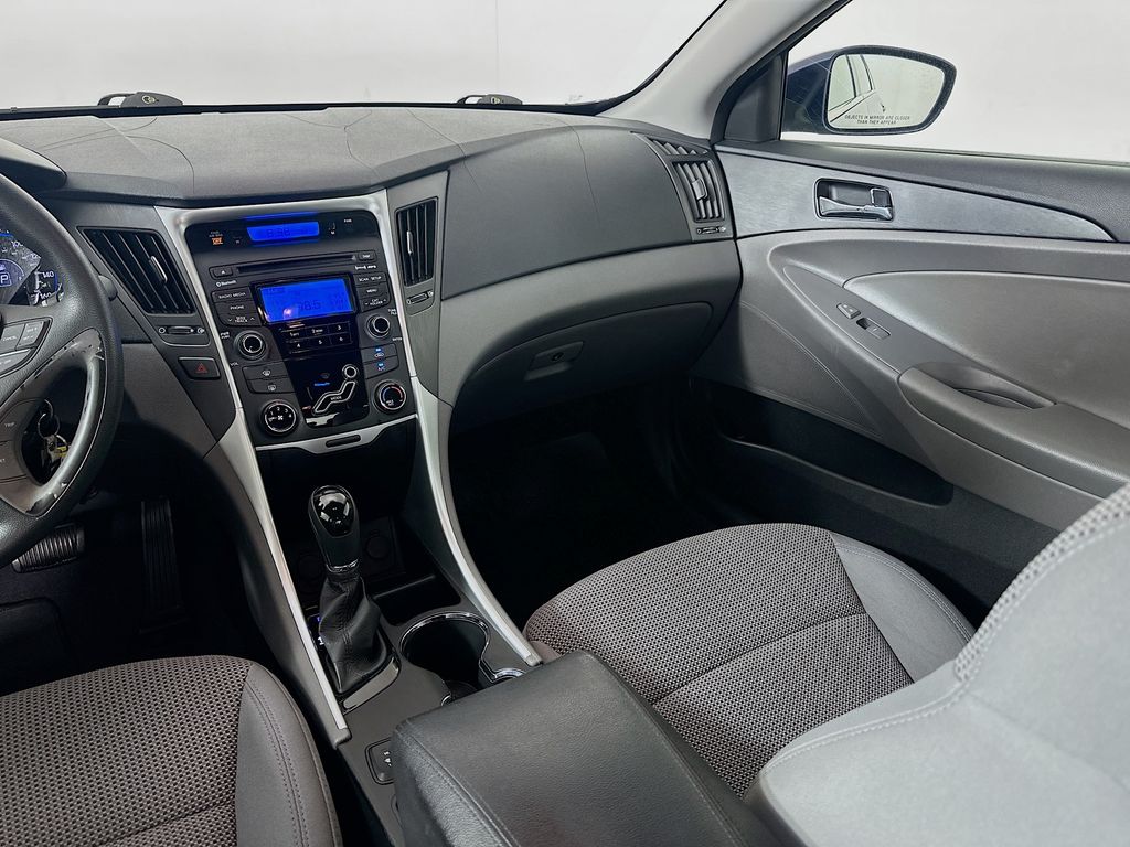 Thumbnail: 2013 Hyundai Sonata - 21