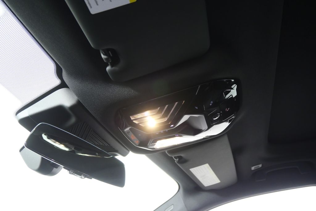 Thumbnail: 2027 BMW 5 Series - 21