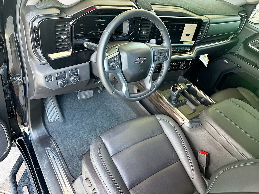 Thumbnail: 2025 Chevrolet Silverado 1500 - 9