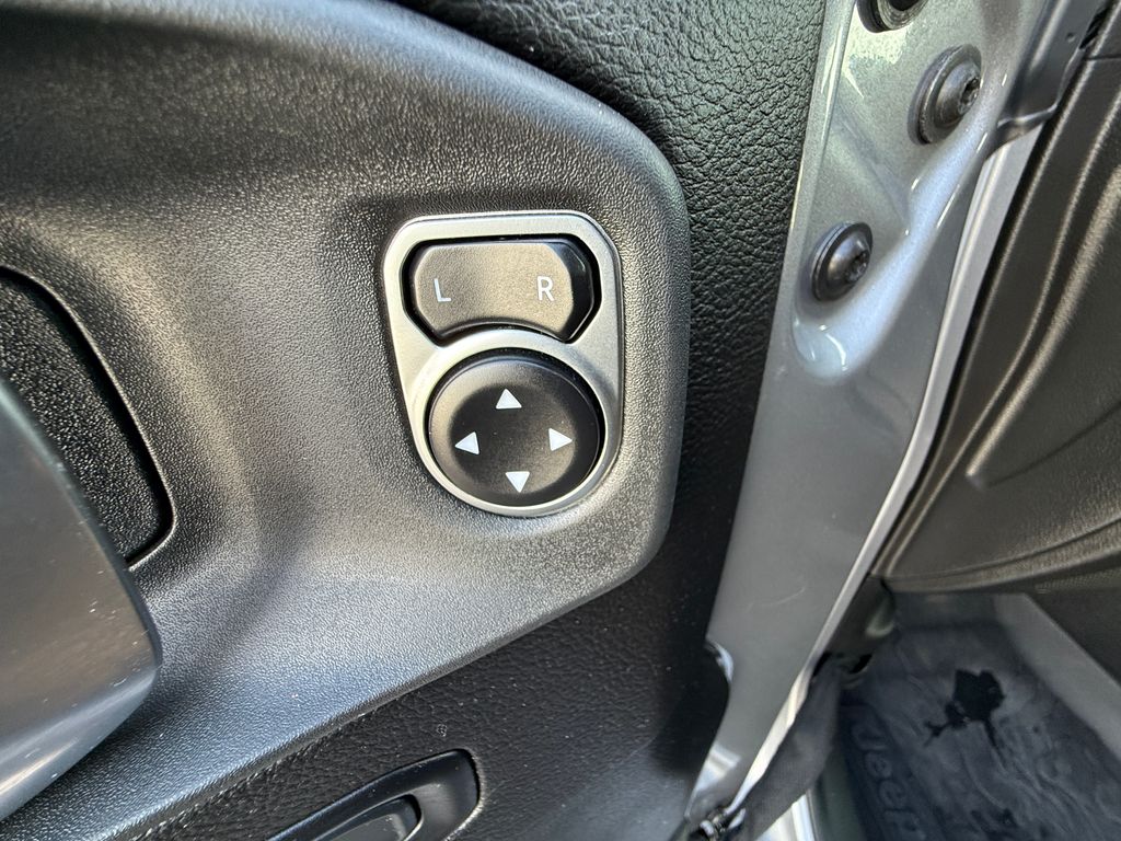 Certified Used 2020 Silver Jeep Overland image 37