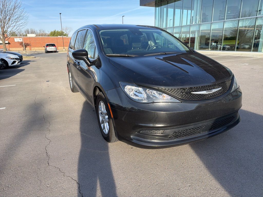 2023 Chrysler Voyager