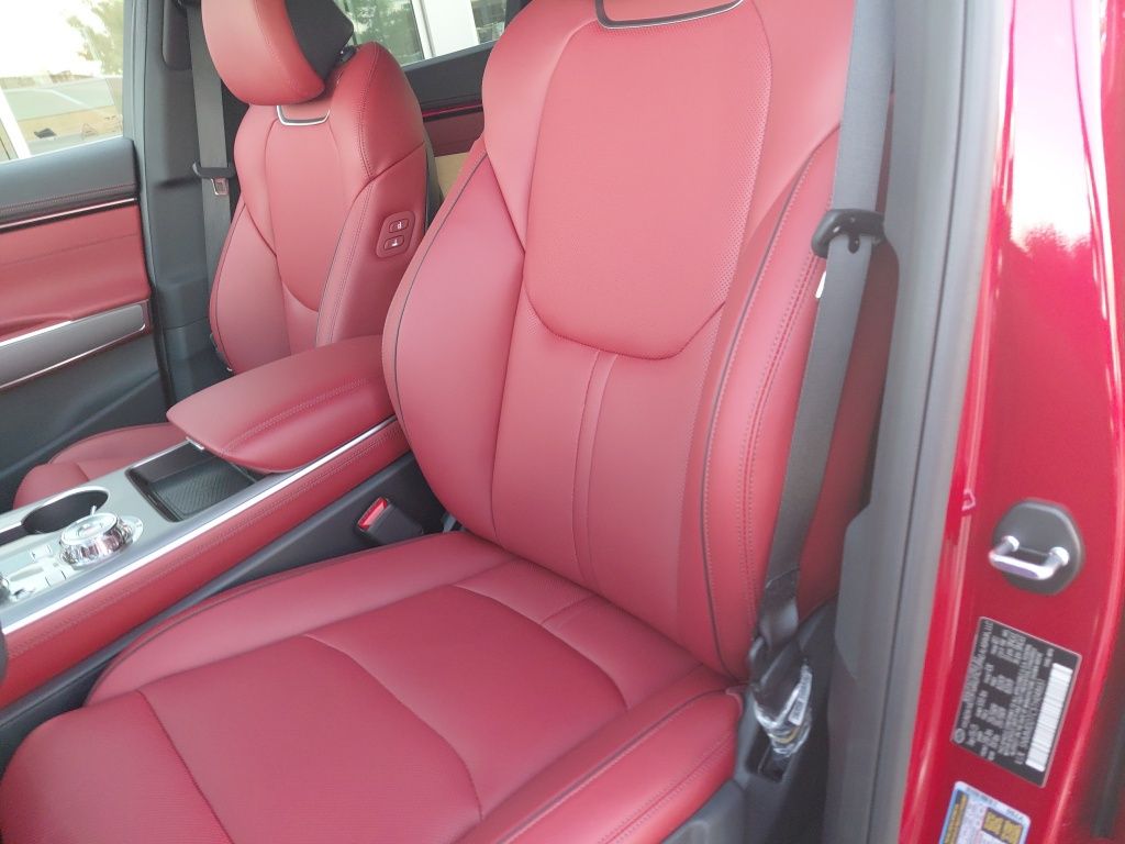 Thumbnail: 2026 Genesis GV70 - 18