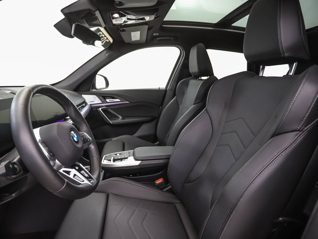 Thumbnail: 2023 BMW X1 - 11