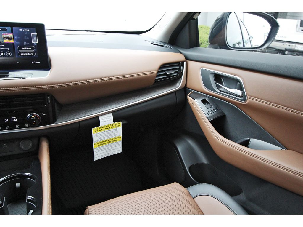 2026 Nissan Rogue Platinum - 9