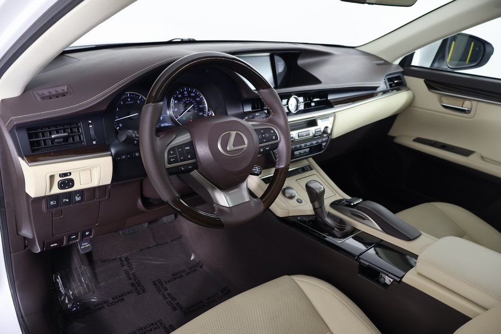 Thumbnail: 2017 Lexus ES - 7