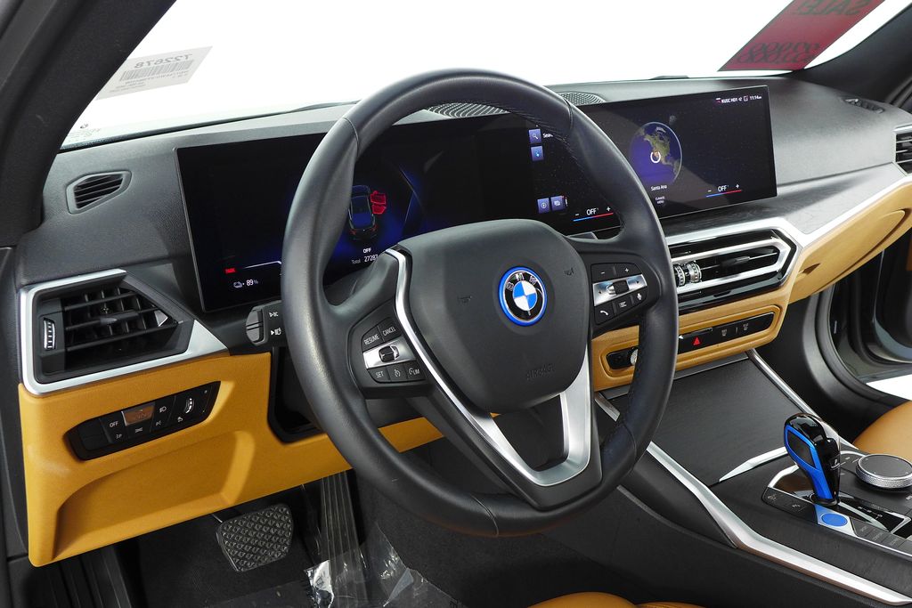 Thumbnail: 2023 BMW i4 - 31
