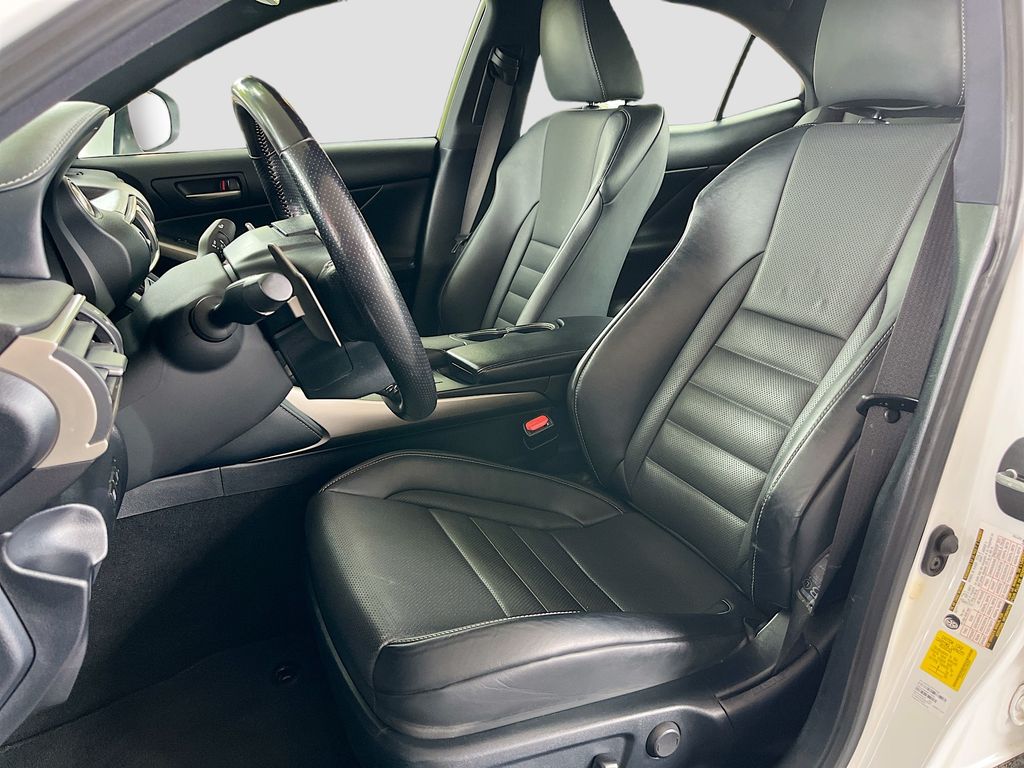 Used 2020 White Lexus 300 image 21