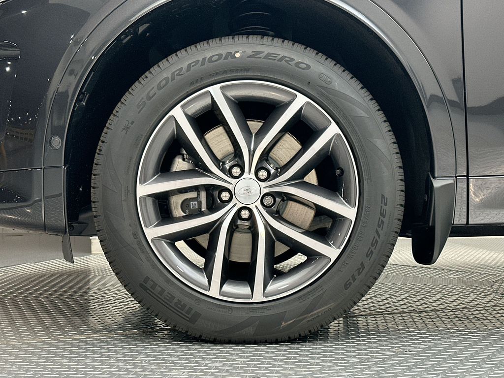 2024 Land Rover Discovery Sport S 10