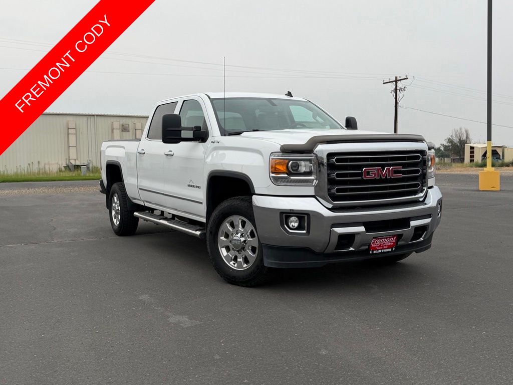 Summit White 2015 GMC Sierra 2500HD Pickup Truck Four-Wheel Drive 6-Speed Automatic Overdrive