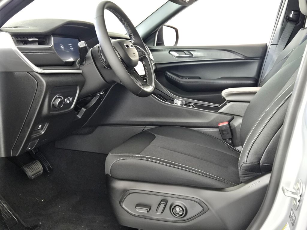 new 2025 Jeep Grand Cherokee car, priced at $26,420