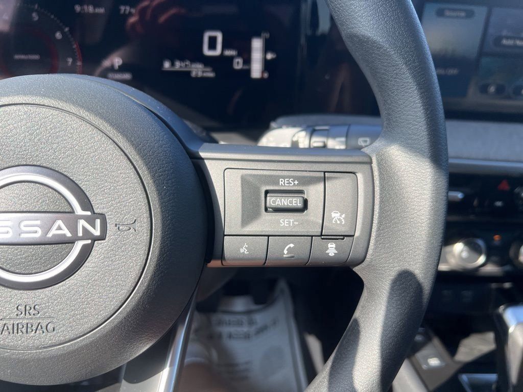 2025 Aspen White Tricoat Nissan Kicks SV FWD SUV