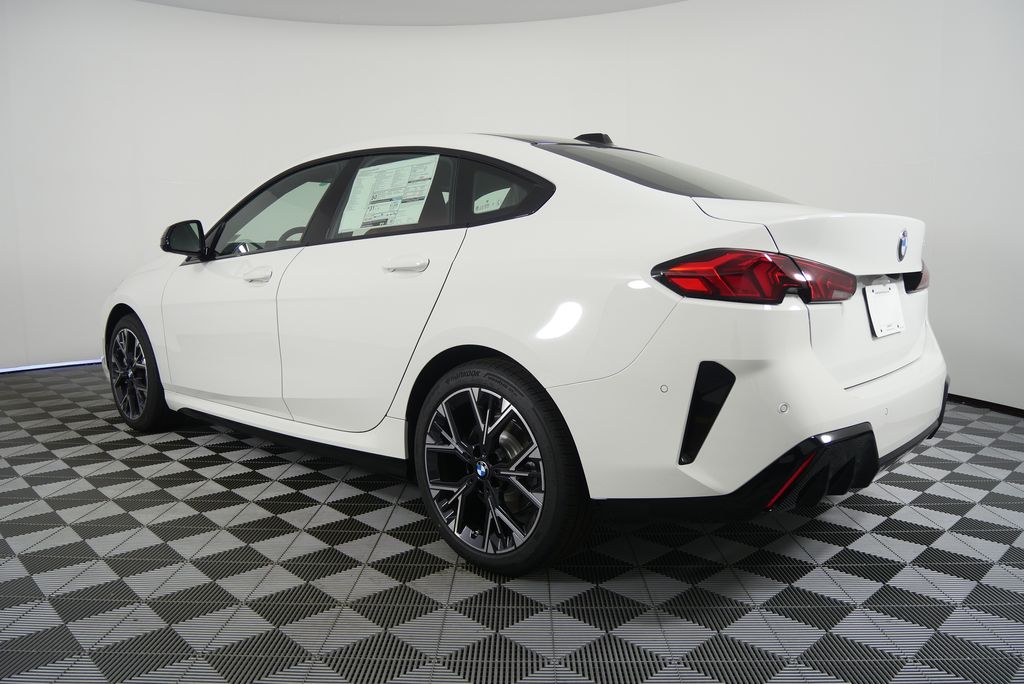 Thumbnail: 2026 BMW 2 Series - 5