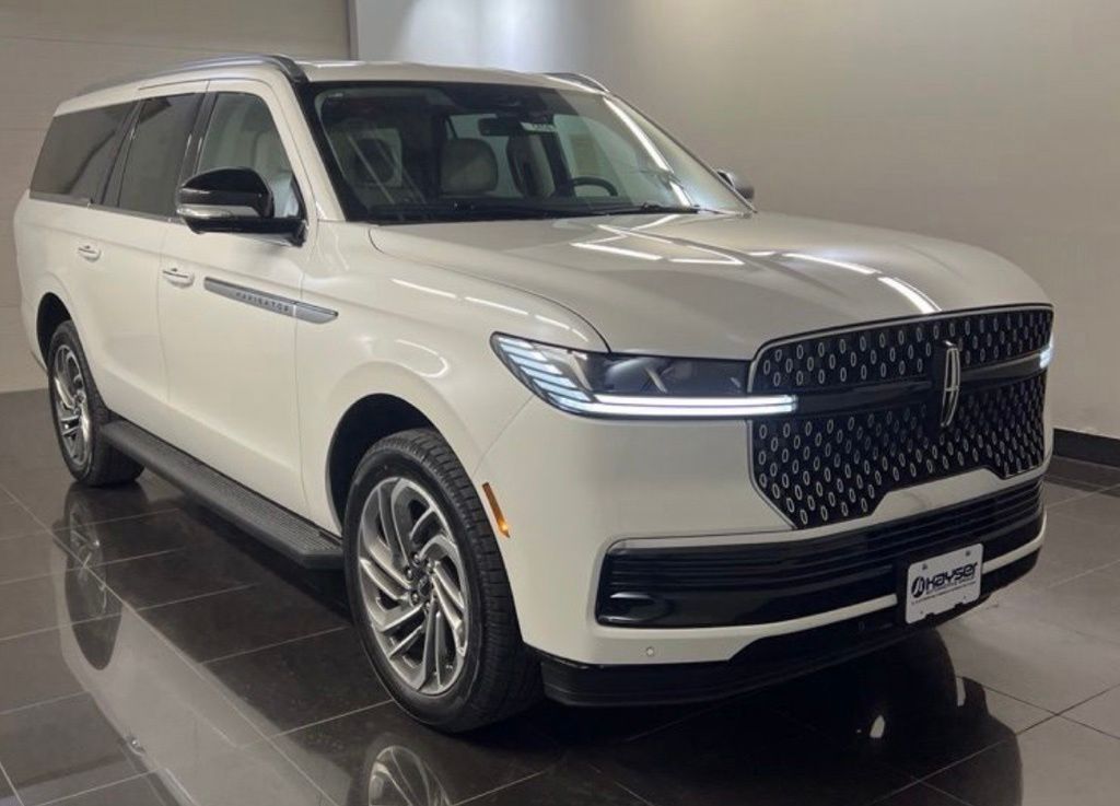 2026 Lincoln Navigator Premiere L 4WD's photo