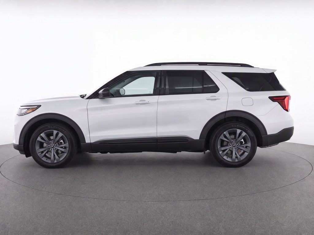 New 2026 Space White Metallic Ford Active image 7