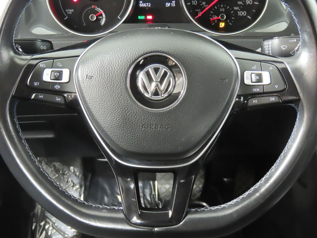 Thumbnail: 2019 Volkswagen e-Golf - 14