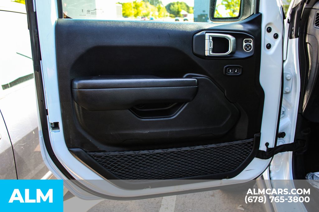 Used 2025 White Jeep Willys image 30