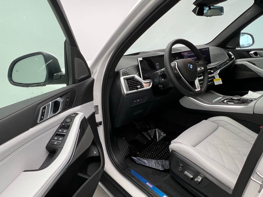 Thumbnail: 2026 BMW X5 - 22