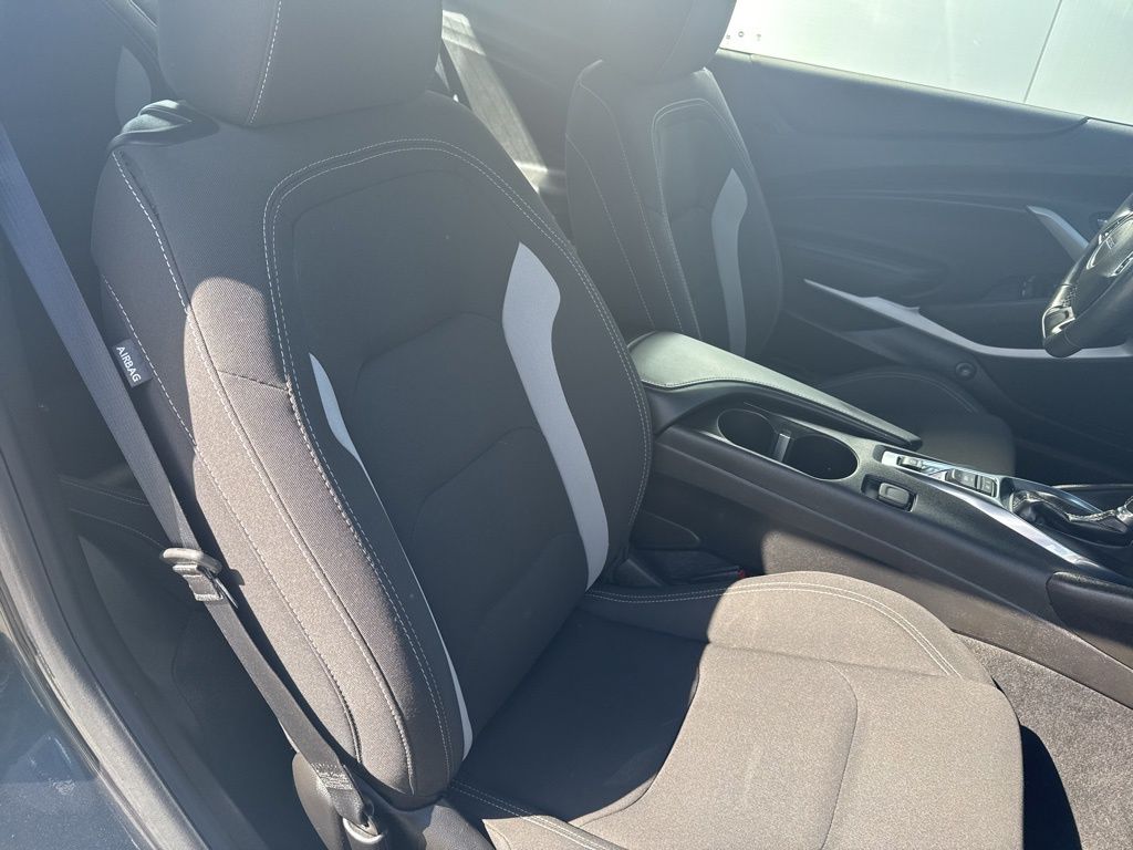 2020 Chevrolet Camaro RWD Coupe 1LT