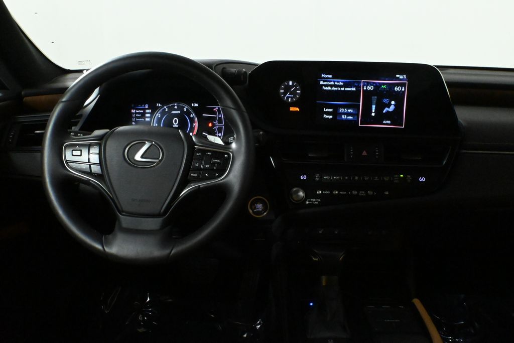 Thumbnail: 2022 Lexus ES - 18