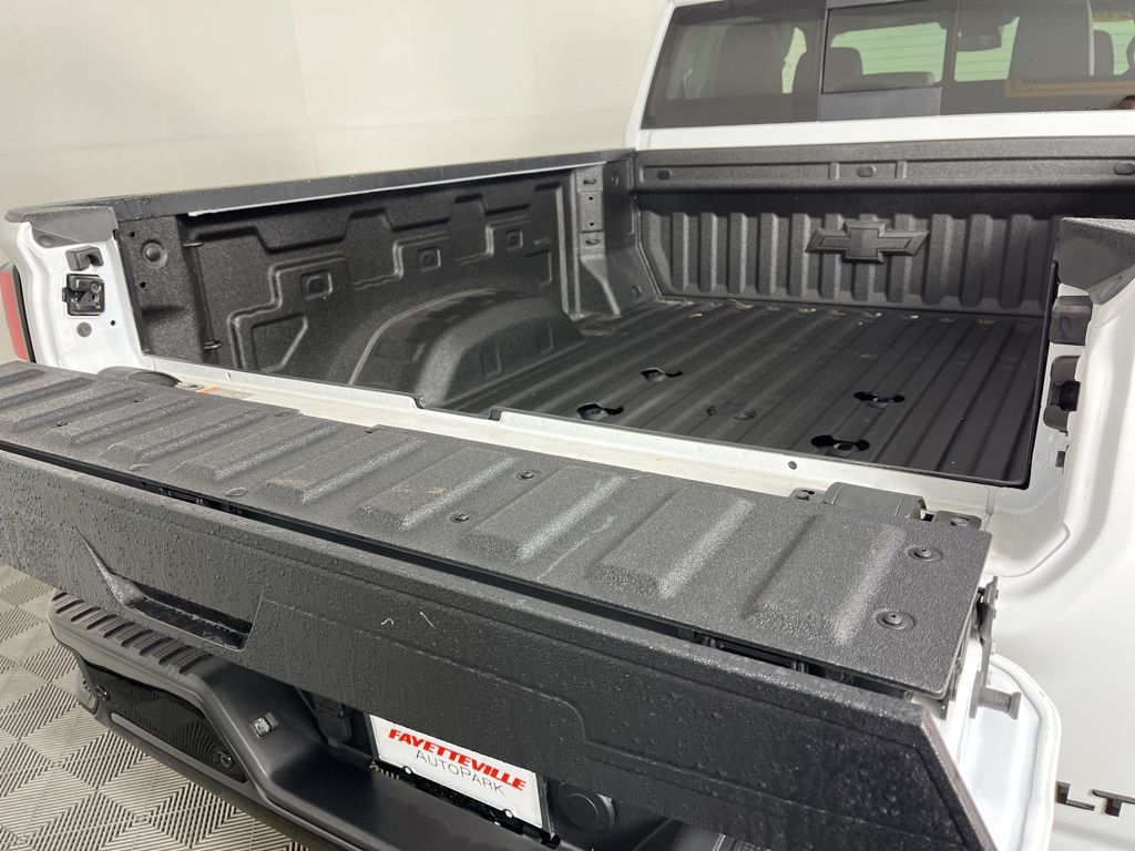 Thumbnail: 2026 Chevrolet Silverado 2500 - 14
