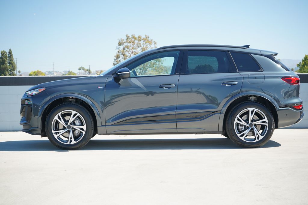 Thumbnail: 2027 Audi Q6 e-tron - 3