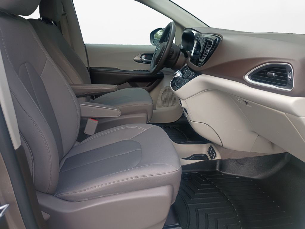 Used Car 2017 Chrysler Pacifica  Touring For Sale Under $10,000 In Austin, Texas