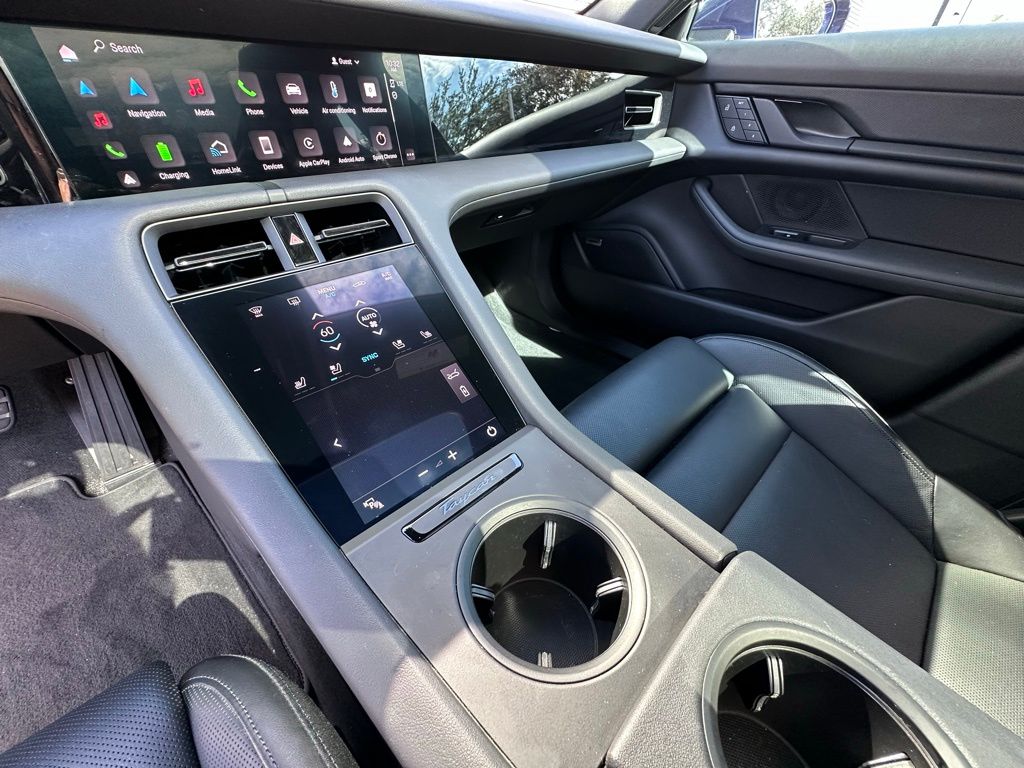 Thumbnail: 2024 Porsche Taycan - 27