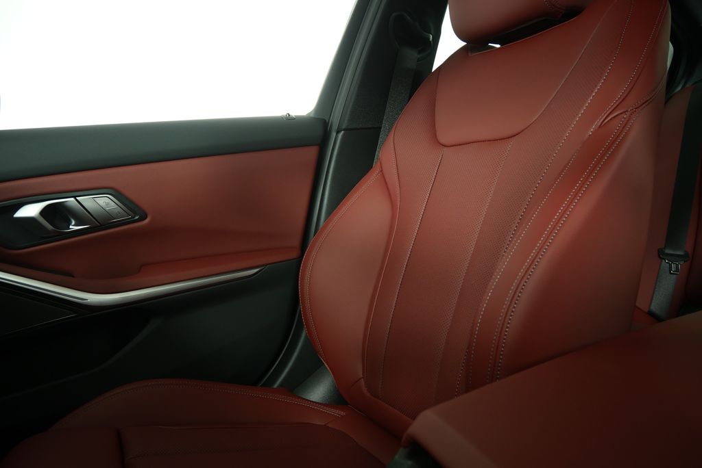 Thumbnail: 2025 BMW 3 Series - 23