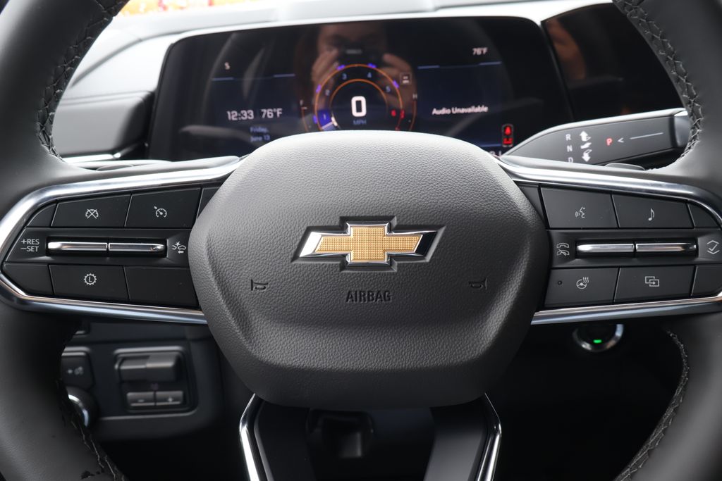 2025 Chevrolet Suburban LT 21