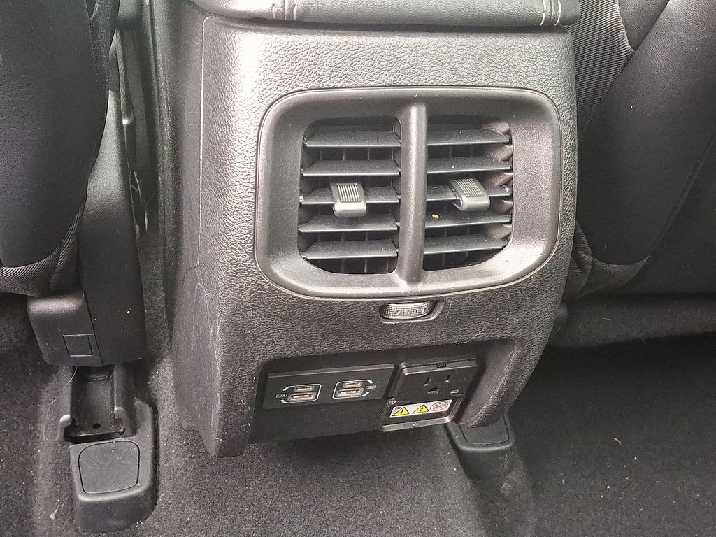 Thumbnail: 2021 Jeep Cherokee - 11