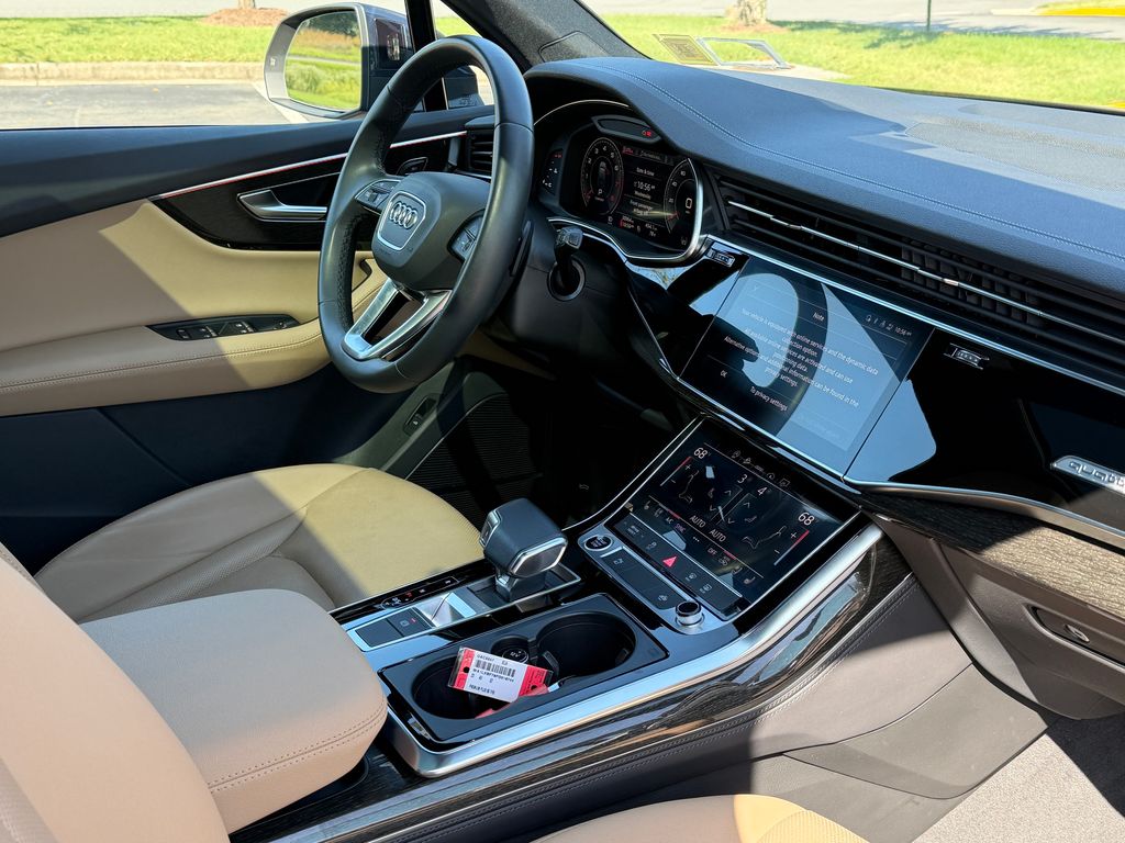 Thumbnail: 2023 Audi Q7 - 8