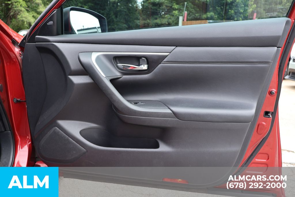 Used 2015 Red Nissan 2.5 SV image 27
